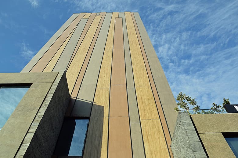 【空気浄化・殺菌・消臭】機能性タイル(LAMINAM)