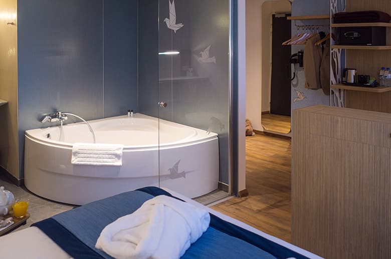 【ホテル施工事例】大判セラミックタイル