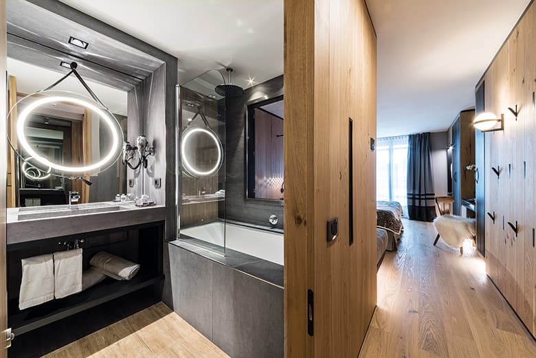 【ホテル施工事例】大判セラミックタイル