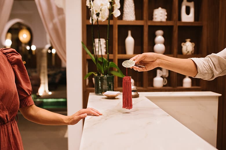 【ホテル施工事例】大判セラミックタイル