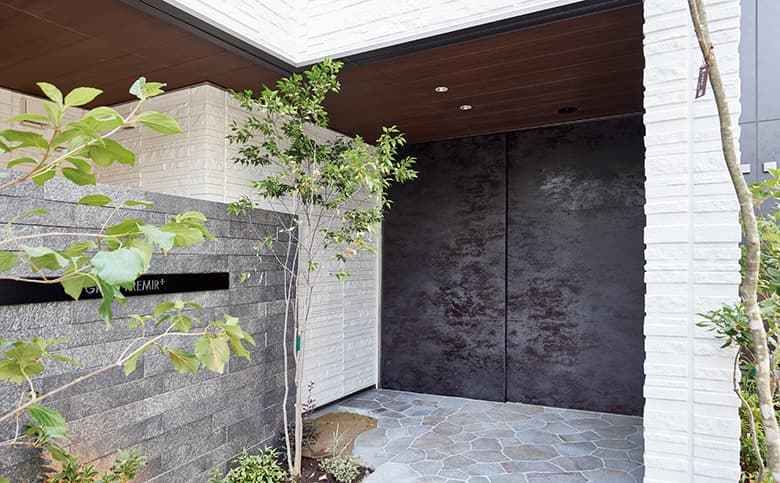 【マンション施工事例】 大判磁器質セラミックタイル