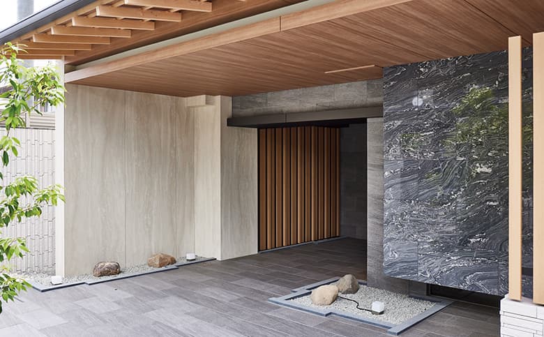 【マンション施工事例】 大判磁器質セラミックタイル