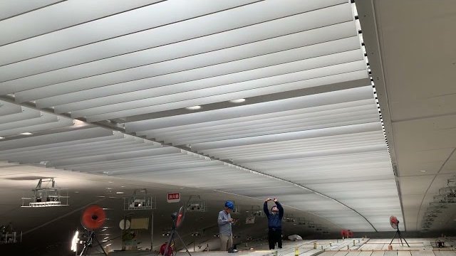 気象に合わせて自動調整「自動制御システムルーバー」(ルーバーテック株式会社)