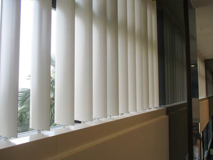 LouvreTec© 遮光ルーバーライン