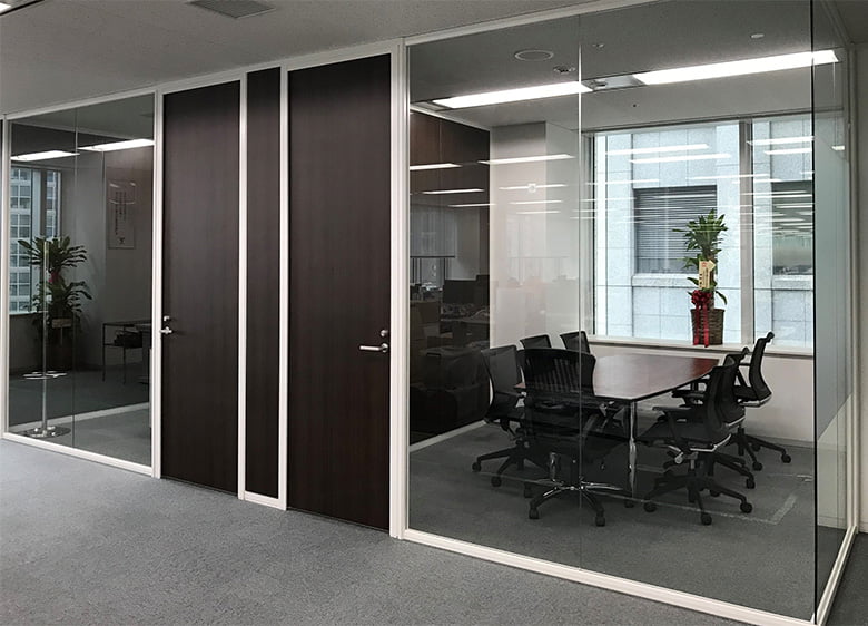 引戸/株式会社パレス