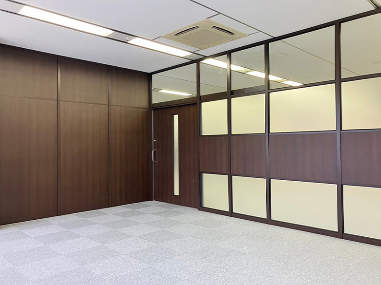 引戸/株式会社パレス