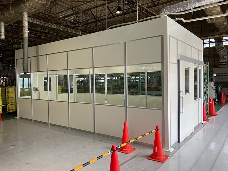 【材工承ります】工場のワークステーション【パーティション工事】