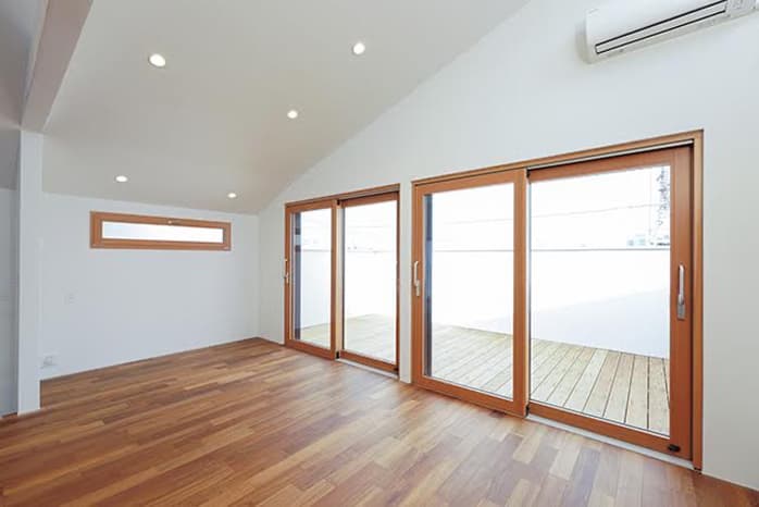 MADOBA<国産材でつくった木製窓> ヘーベシーベ/片引き⼾・引き違い⼾