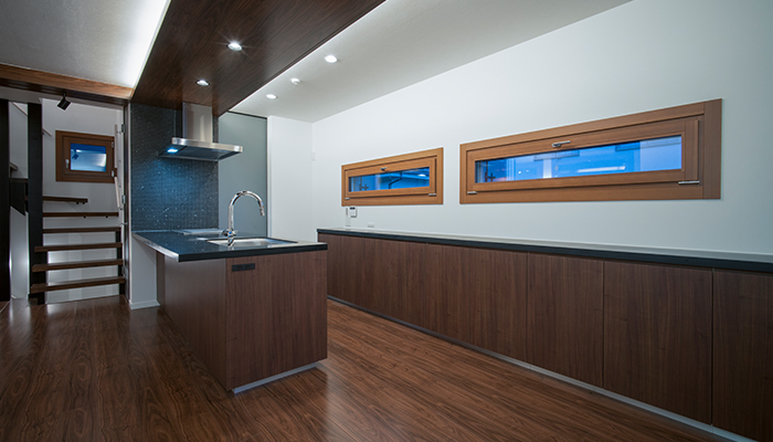 MADOBA<国産材でつくった木製窓> 内倒し窓