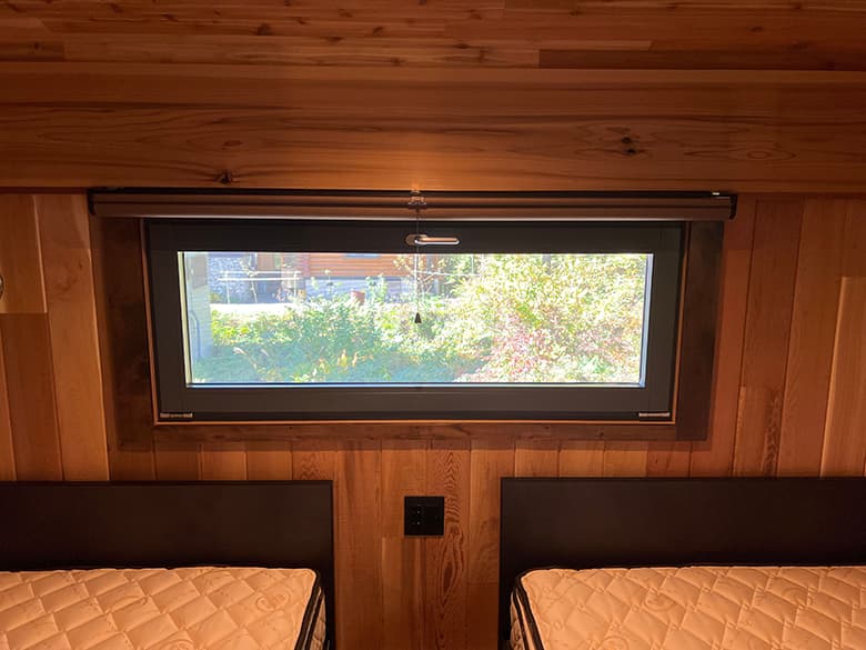 MADOBA<国産材でつくった木製窓> 内倒し窓