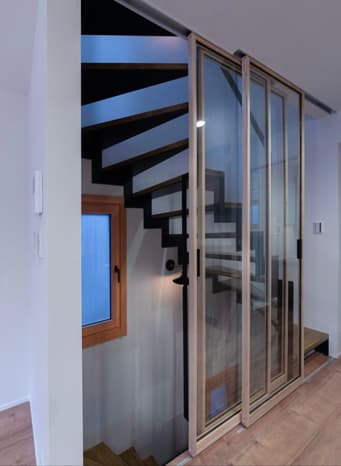 modena<オリジナル 内装 引き戸>