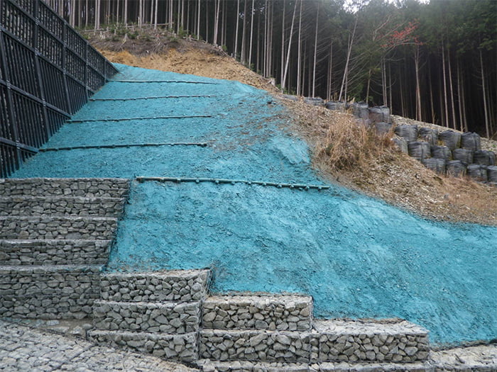 ポリソイル緑化工法(治山事例)