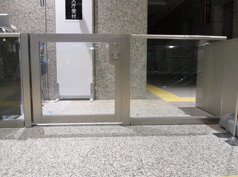 ステンレス建築金物