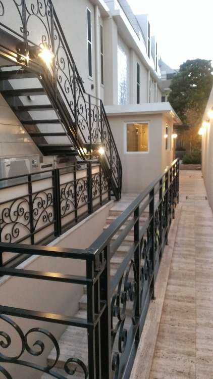 ロートアイアン・アルミ手摺