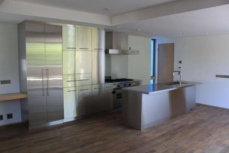 オールステンレスキッチン / 株式会社松岡製作所