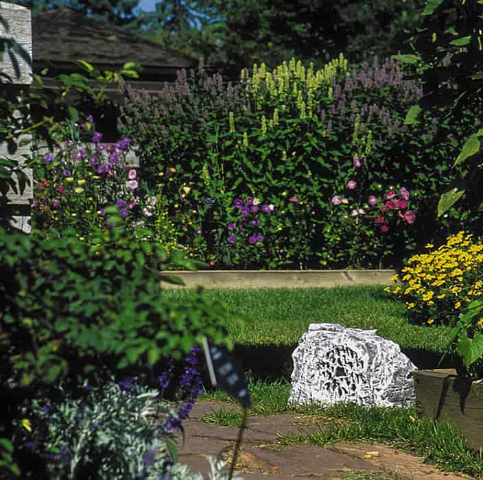 岩のスピーカー