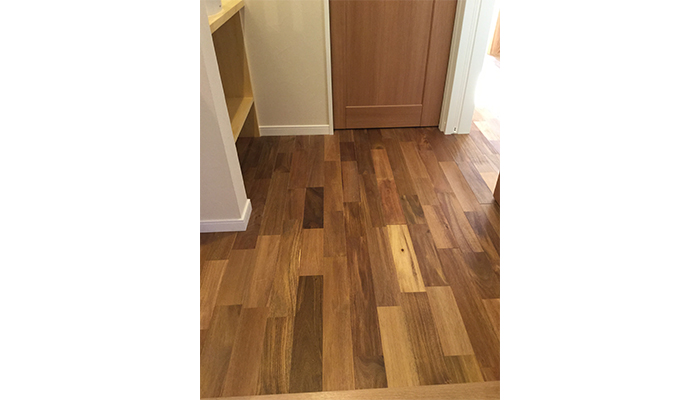 無垢フローリング【アカシア】