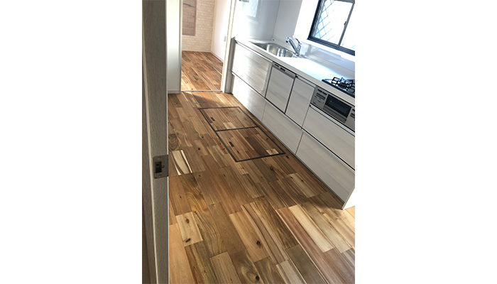 無垢フローリング【アカシア】