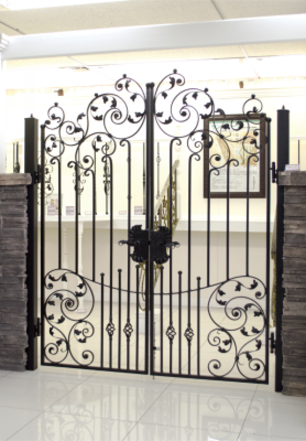 サンピューラ (階段廻り装飾部材)