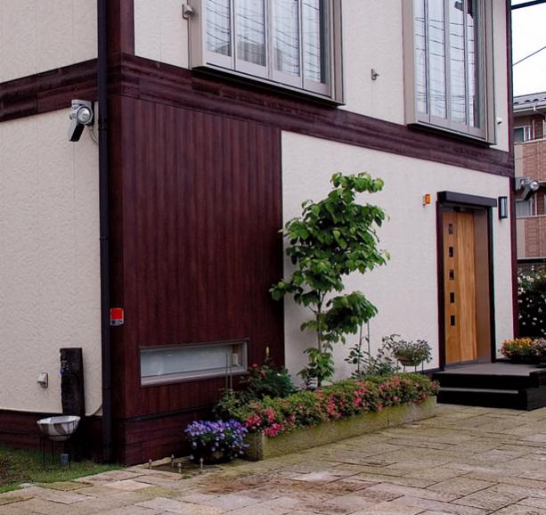 人工木材【ハイブリッド彩木材】