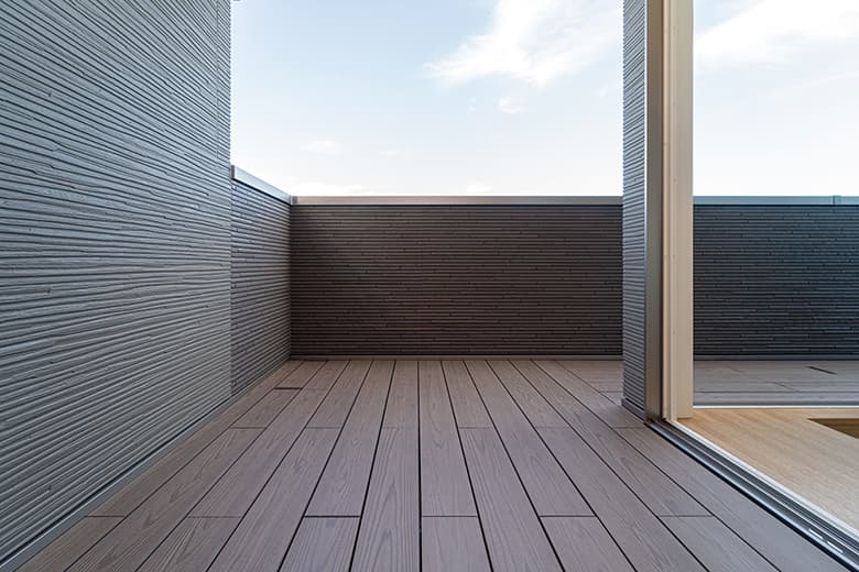 バルコニーデッキ【ハイブリッド彩木】