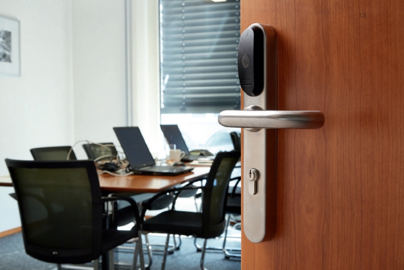 ワイヤレス電子キーによるロック・システム