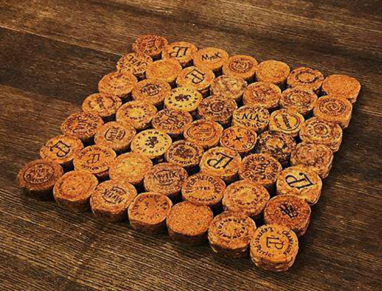 CIRCLE OF CORK Wall Materials【ワイン栓プレート ドット(スクエア)】/永柳工業株式会社