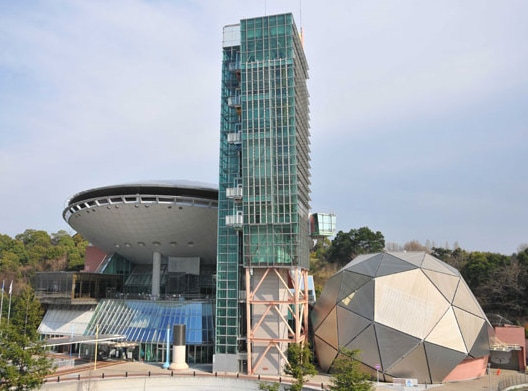 ステンレス・チタンスパンドレル