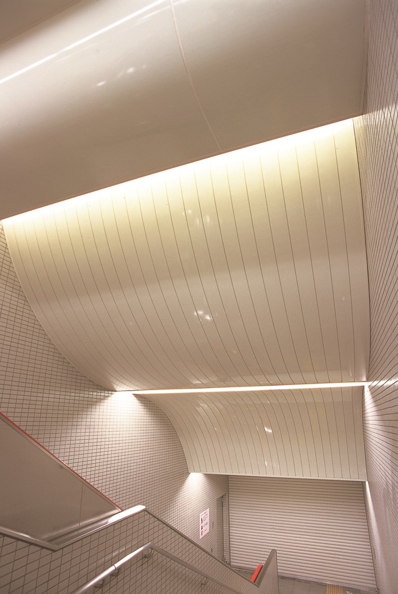 カラーアルミスパンドレル