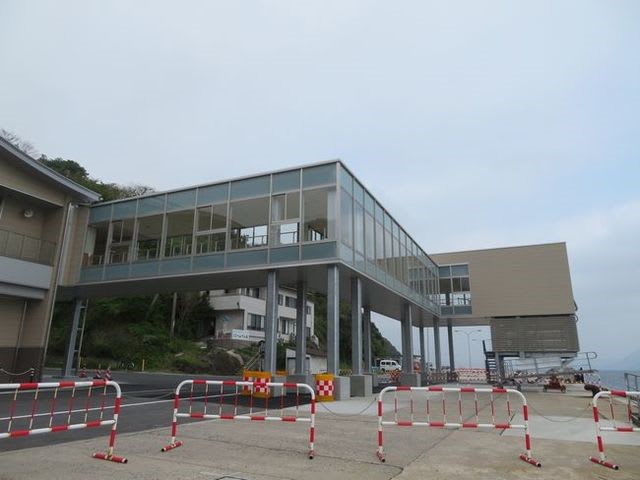 ステンレス・チタンスパンドレル