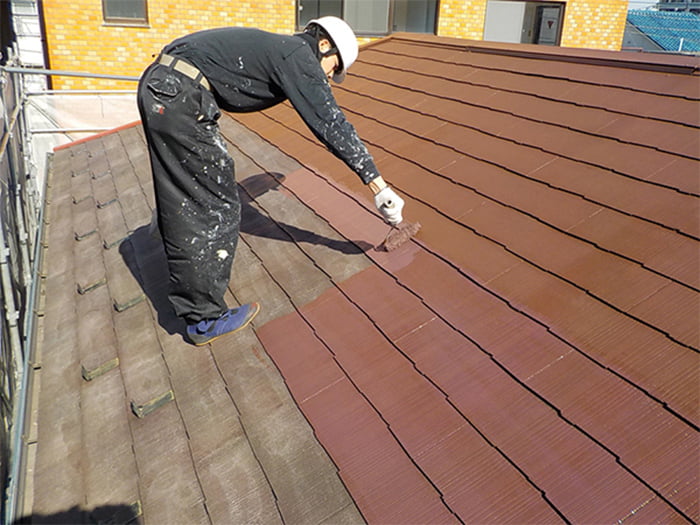 屋根塗装の時期が10年後というのはウソ？塗り替えに適した季節も解説