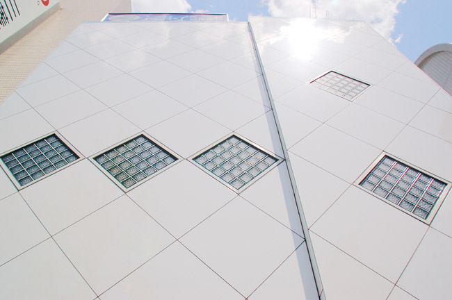 結晶化ガラス壁装材 ネオパリエ®