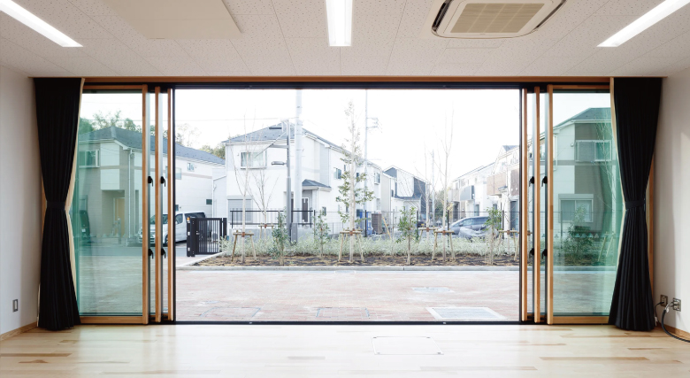 アルタスウッド ウィンドウ【ワイドネス】/株式会社ニュースト