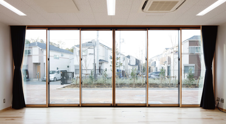 アルタスウッド ウィンドウ【ワイドネス】/株式会社ニュースト