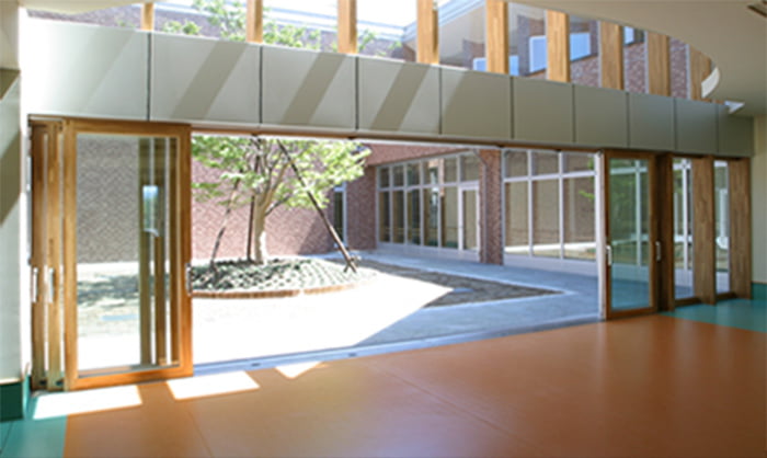 アルタスウッド ウィンドウ【ジーマード】