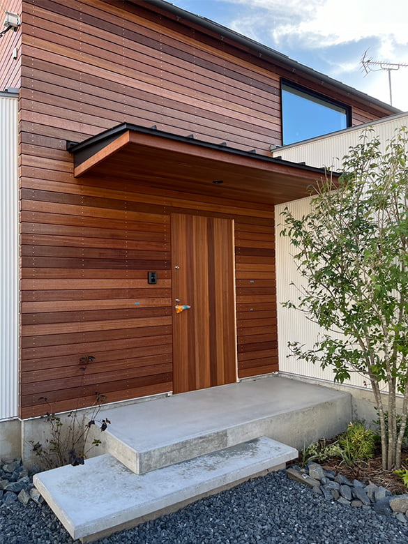 NGSハードウッド ファサードラタン (セランガンバツ ルーバー材)