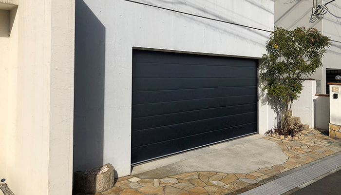 電動スチール製ガレージドア「Eシリーズ」RVタイプ