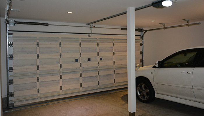 電動木製ガレージドア「ウッデイ」 フラッシュタイプ