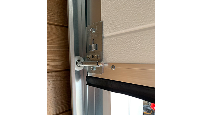 電動スチール製ガレージドア「Eシリーズ」RCタイプ