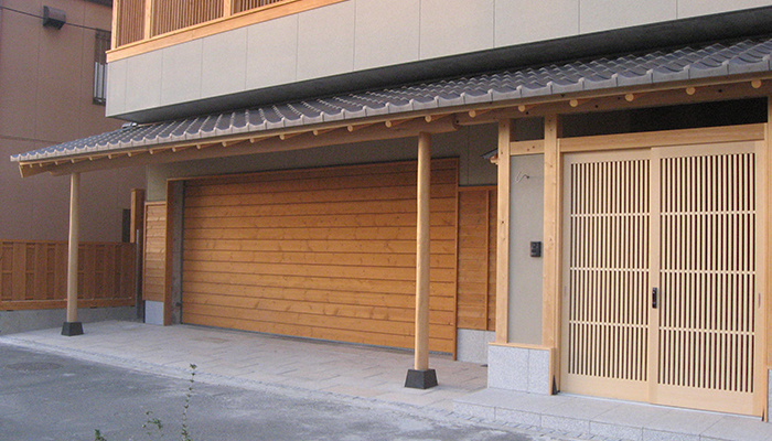 電動木製ガレージドア「ウッデイ」 ソリッドタイプ
