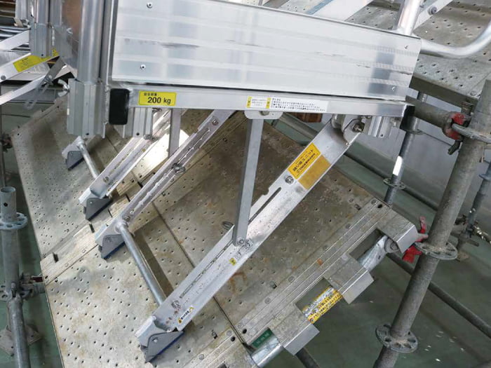 アルミ製可変式中間ステージ【踊り場ユニット】