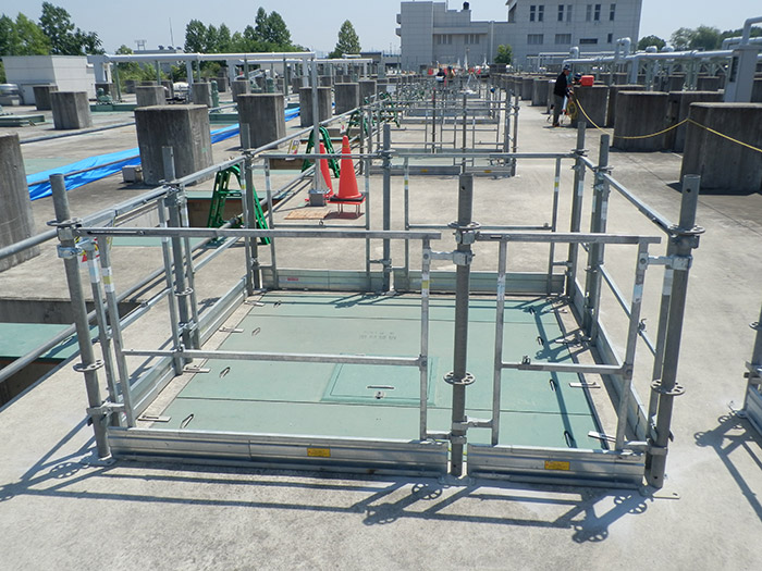 単管足場用伸縮手摺枠【プラワンガード】