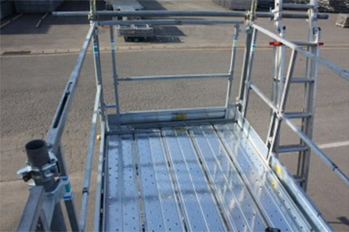 単管足場用伸縮手摺枠【プラワンガード】