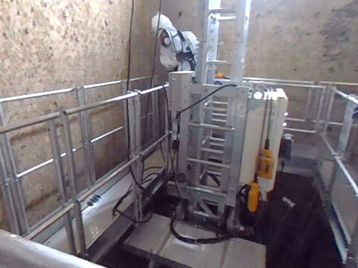 プラントメンテナンス用伸縮足場【アンブレラ・デッキ】