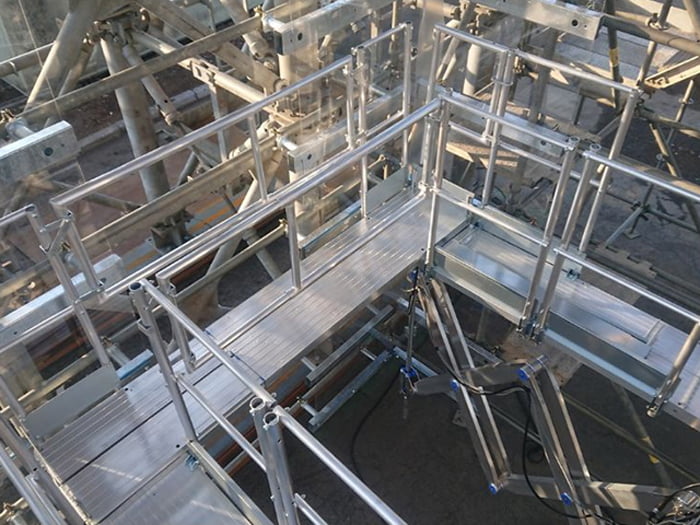 プラントメンテナンス用伸縮足場【アンブレラ・デッキ】