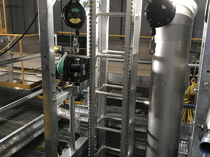 プラントメンテナンス用伸縮足場【アンブレラ・デッキ】