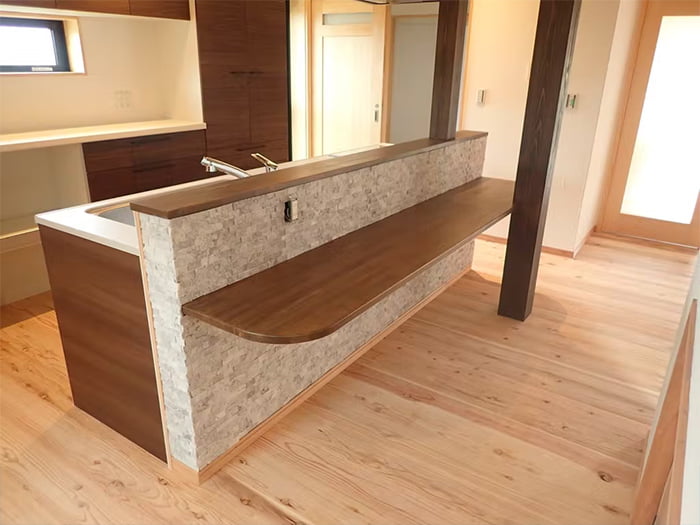 グレイッシュホワイト/新日中商事株式会社