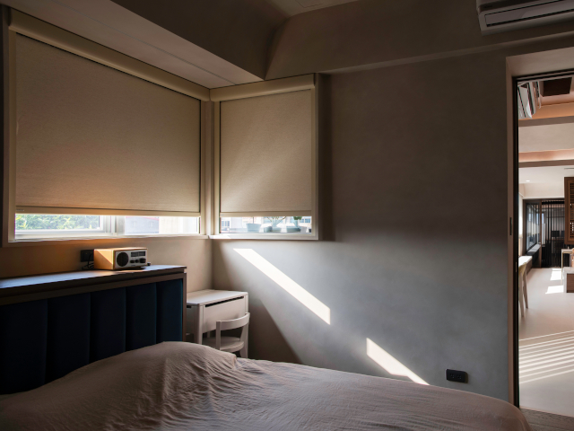 ロールスクリーン 遮光ガイドレール仕様|ノーマンジャパン株式会社