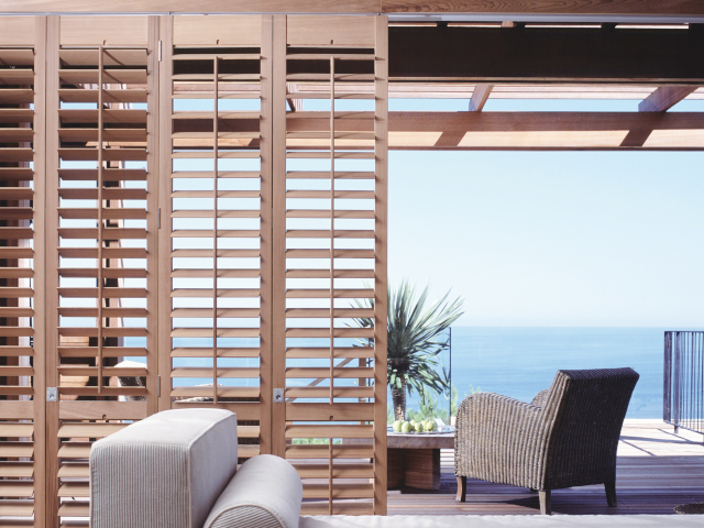 ウッドシャッター 折れ戸仕様