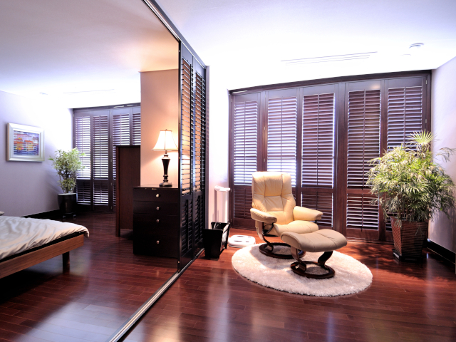 ウッドシャッター 折れ戸仕様